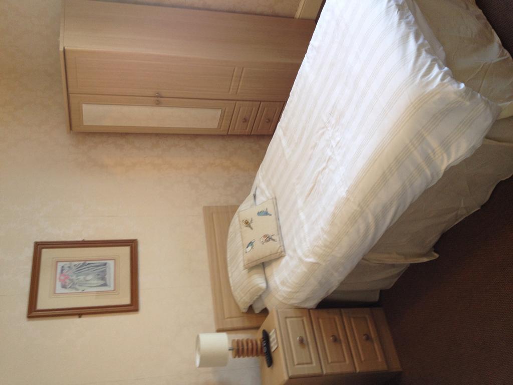 The Bebington Bed and Breakfast Exteriör bild