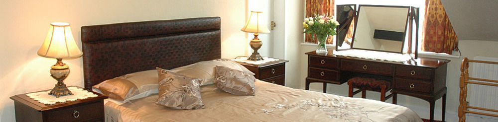 The Bebington Bed and Breakfast Exteriör bild
